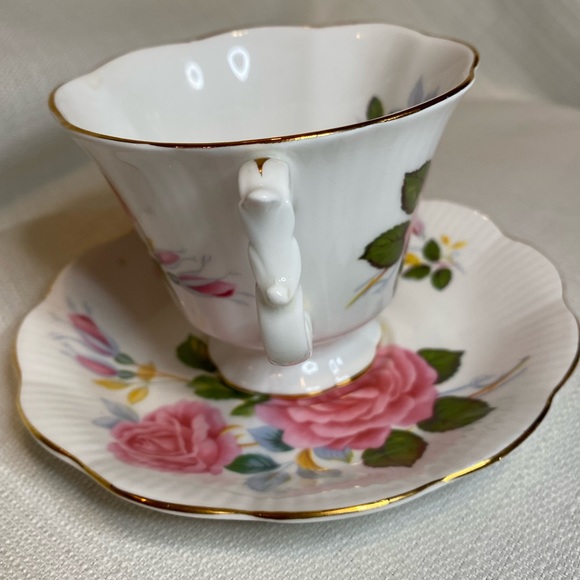 Vintage Royal Albert Bone China Pink Rose Teacup & Saucer Gainsborough Shape - Picture 2 of 8